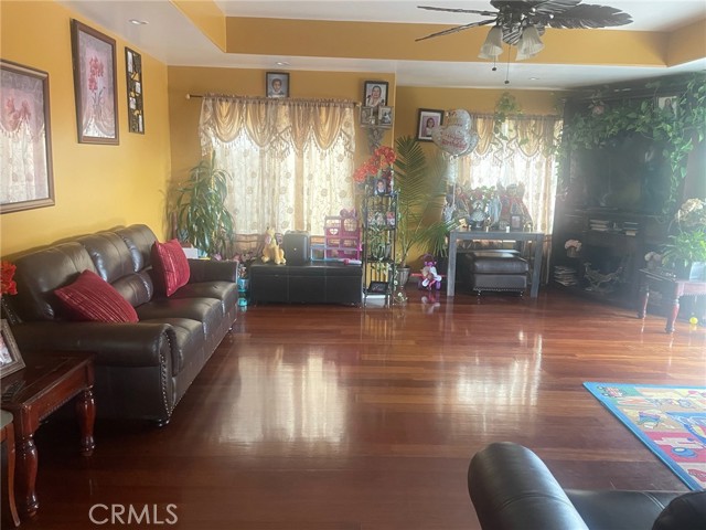 12924 Chippewa Street, Sylmar CA: https://media.crmls.org/medias/08f2734e-c939-44ab-9f1e-add82601c081.jpg