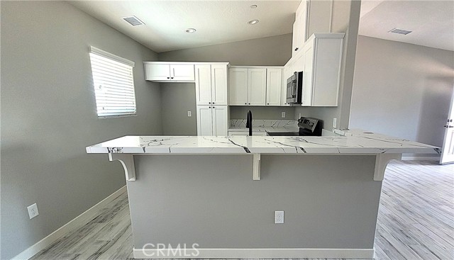 21109 Sioux Road, Apple Valley CA: https://media.crmls.org/medias/08f324fa-32ee-4b97-ac47-4e25f5470926.jpg