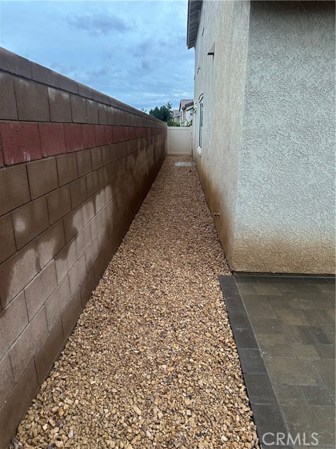 Detail Gallery Image 37 of 38 For 1332 E Rover Ln #E,  Beaumont,  CA 92223 - 4 Beds | 2/1 Baths