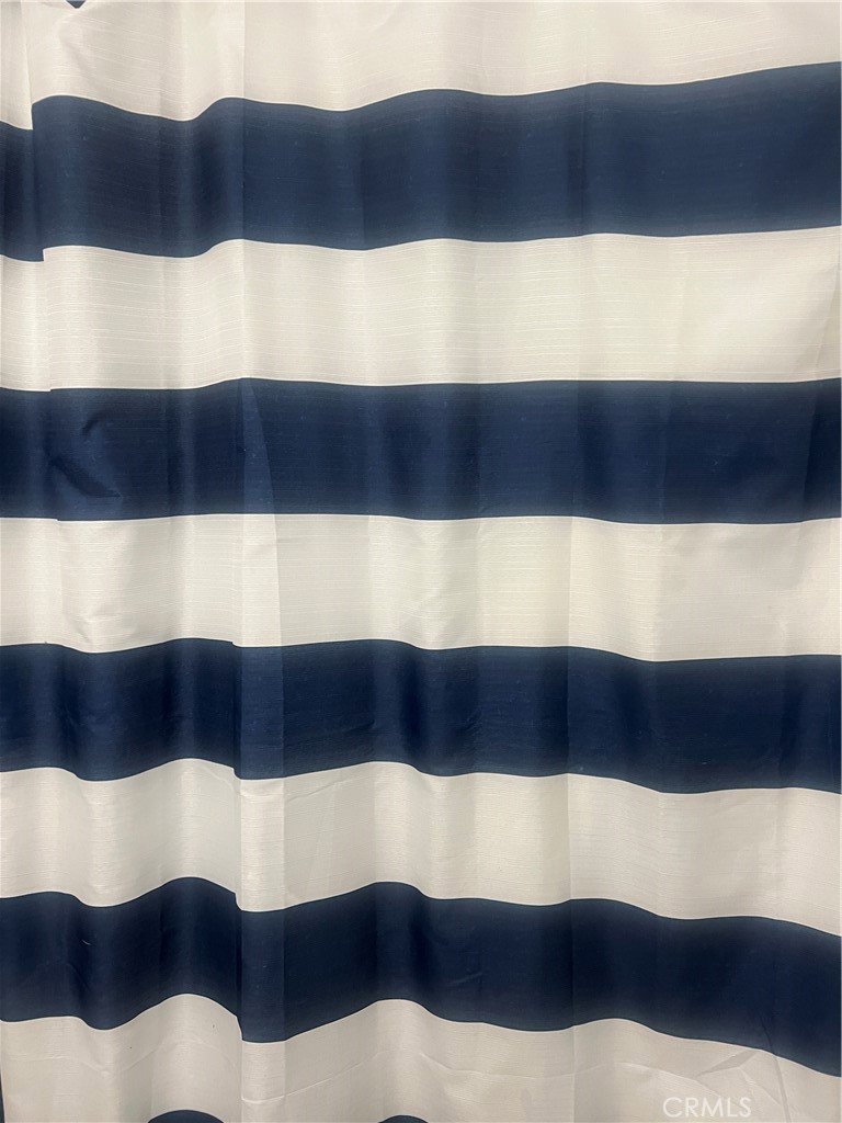 https://media.crmls.org/medias/08f391fc-7529-4b12-8b89-5f33872842b5.jpg?preset=X-Large