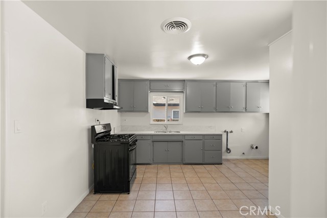 1018 Chester Place, Bakersfield CA: https://media.crmls.org/medias/08f455f6-65d2-4c98-8e4c-2222bb4dfcf0.jpg
