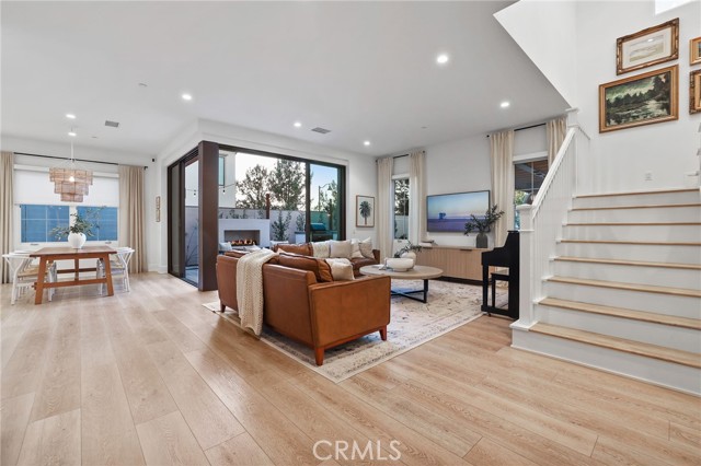 Detail Gallery Image 4 of 73 For 103 Vigna, Irvine,  CA 92602 - 5 Beds | 4/1 Baths