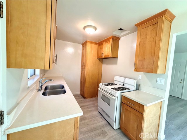 Detail Gallery Image 6 of 15 For 15247 Acre St #C,  North Hills,  CA 91343 - 2 Beds | 1 Baths