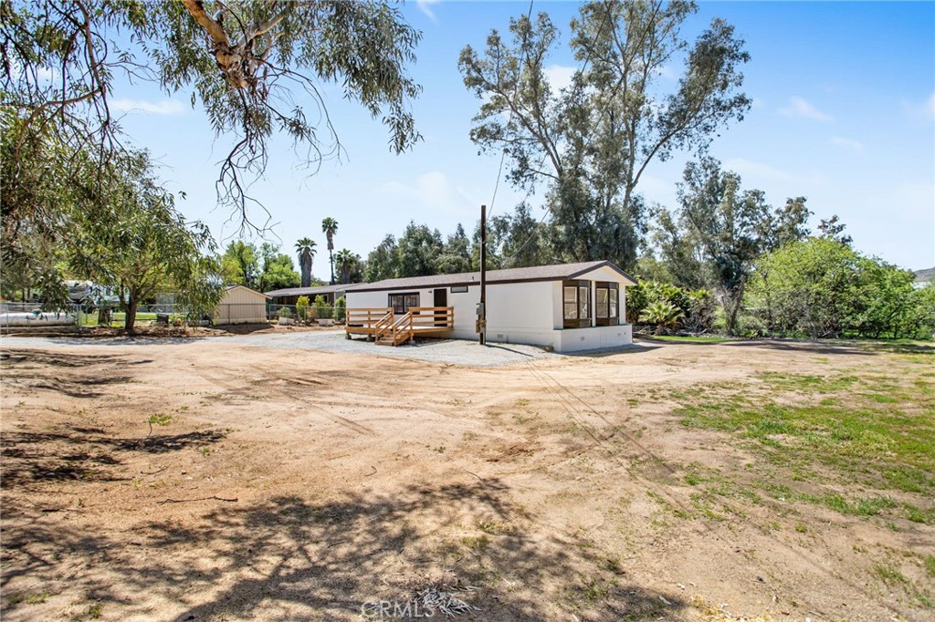 https://media.crmls.org/medias/08f51044-e25f-43df-9600-2d3523fd9360.jpg?preset=X-Large
