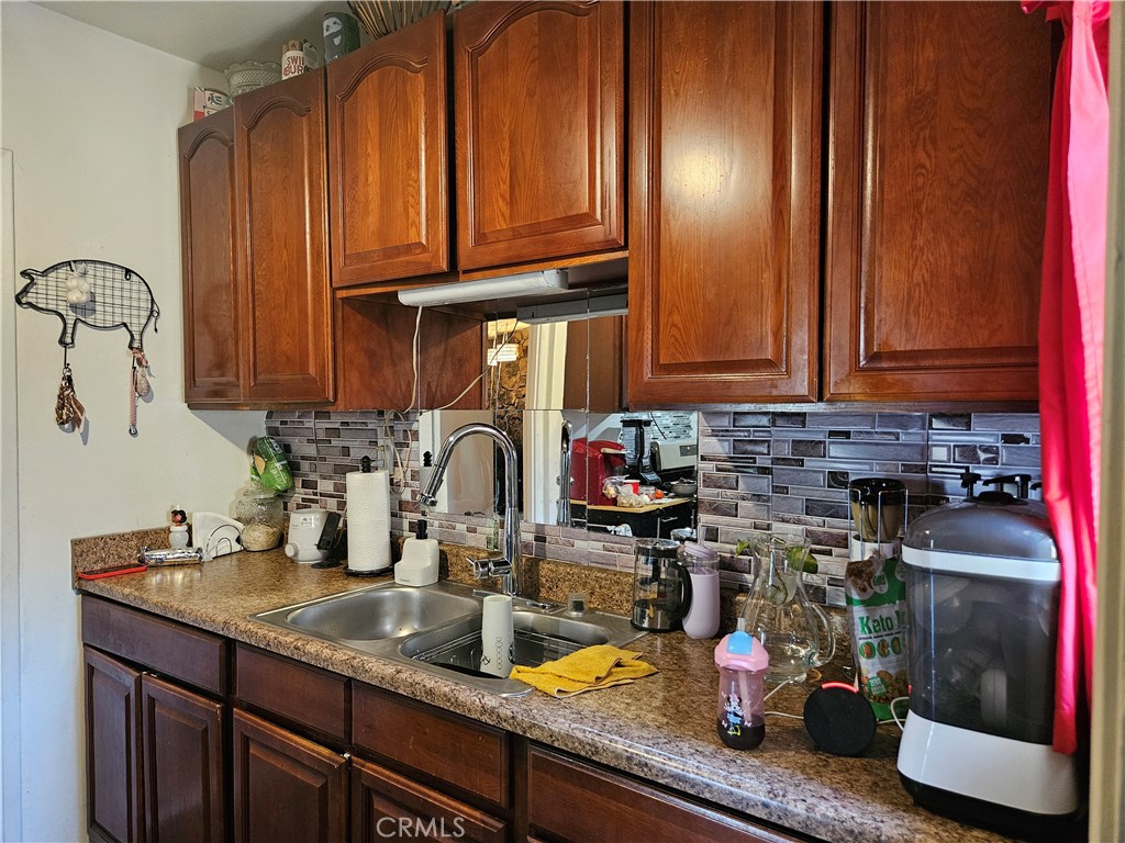 https://media.crmls.org/medias/08f5de7e-a7d6-4352-8d07-22a75d598db0.jpg?preset=X-Large