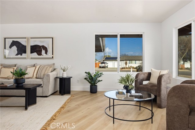 Detail Gallery Image 6 of 34 For 1006 Eagle Ct, Paso Robles,  CA 93446 - 3 Beds | 2 Baths