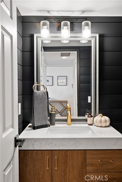 Detail Gallery Image 20 of 45 For 506 Savona Way, Oak Park,  CA 91377 - 3 Beds | 2/1 Baths