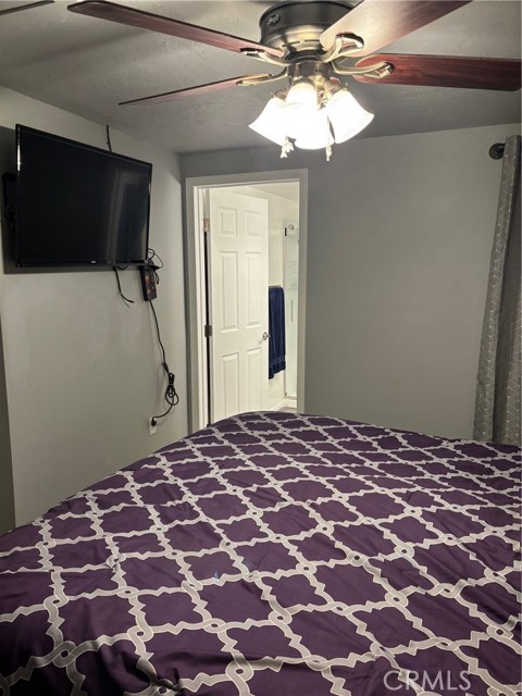 Detail Gallery Image 11 of 19 For 2667 Hunsaker, Running Springs,  CA 92382 - 4 Beds | 2 Baths