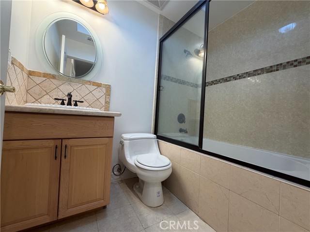 Detail Gallery Image 26 of 28 For 414 E Valencia Ave #111,  Burbank,  CA 91501 - 3 Beds | 3 Baths