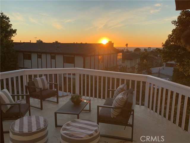 217 Helberta Avenue, Redondo Beach, California 90277, 3 Bedrooms Bedrooms, ,2 BathroomsBathrooms,Residential,Sold,Helberta,SB19278156