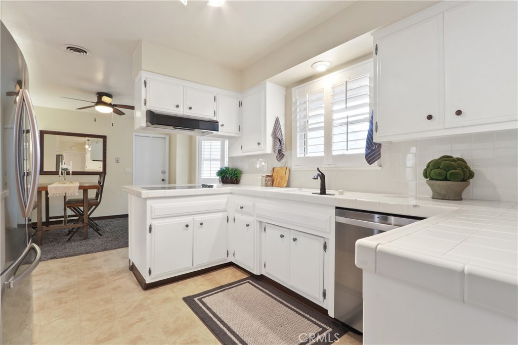 MLS #OC25260013 image #12