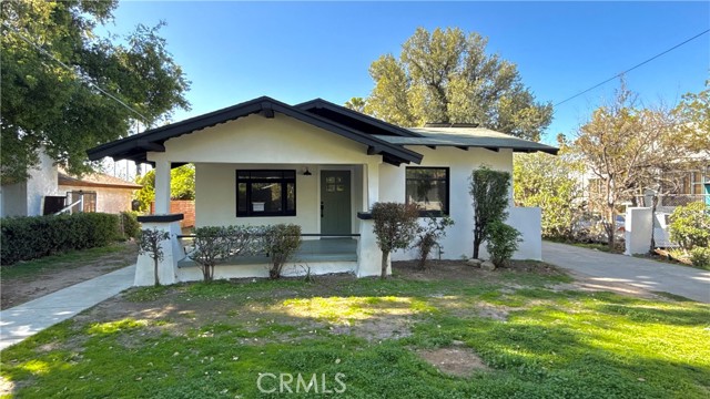 490 Palisade Street, Pasadena CA: https://media.crmls.org/medias/08fa81ac-42ef-416f-8ccc-f8d349997cac.jpg