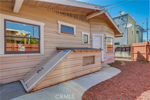 Detail Gallery Image 41 of 46 For 948 Cedar Ave, Long Beach,  CA 90813 - 2 Beds | 1 Baths