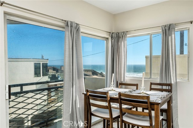 Detail Gallery Image 10 of 11 For 119 40th St, Manhattan Beach,  CA 90266 - 4 Beds | 2 Baths