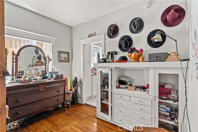 833 Cherry Avenue, Long Beach CA: https://media.crmls.org/medias/08faea69-3eca-4e0c-8ec1-0a6c8b2ad514.jpg