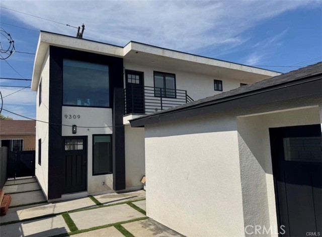 Detail Gallery Image 4 of 16 For 9307 S Budlong, Los Angeles,  CA 90044 - – Beds | – Baths