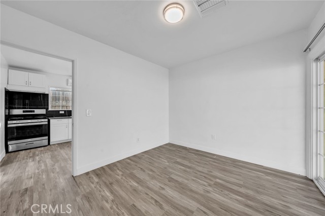 Detail Gallery Image 26 of 47 For 7044 Nestle Ave, Reseda,  CA 91335 - 4 Beds | 3 Baths