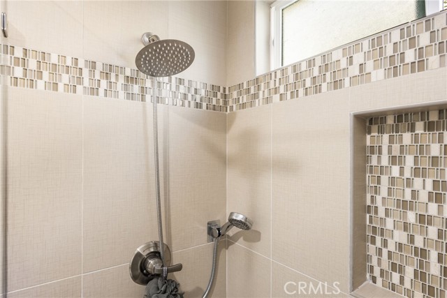 5 Bergamo, Irvine CA: https://media.crmls.org/medias/08fc1df6-7f21-4b2f-9fd7-2b177c94c69f.jpg