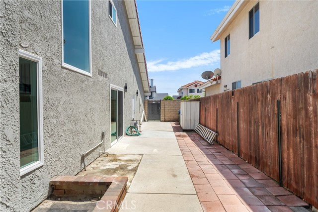 19735 Blythe Street, Winnetka CA: https://media.crmls.org/medias/08fc56f0-30da-4858-8699-4983cd8e2780.jpg