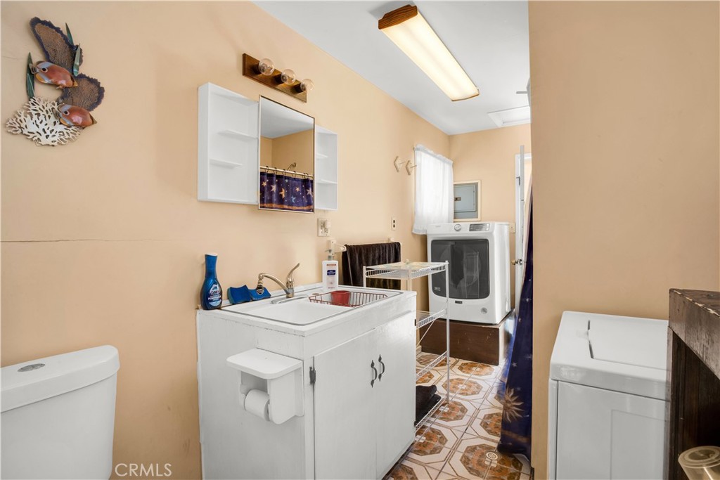 https://media.crmls.org/medias/08fcb1ac-3896-4139-aa77-a974cb54024d.jpg?preset=X-Large