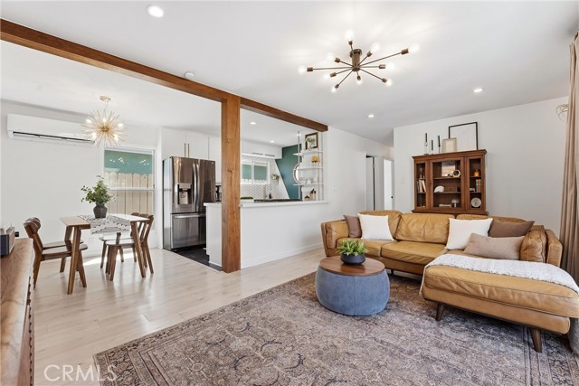 Detail Gallery Image 2 of 23 For 2157 Gale Ave, Long Beach,  CA 90810 - 4 Beds | 3 Baths