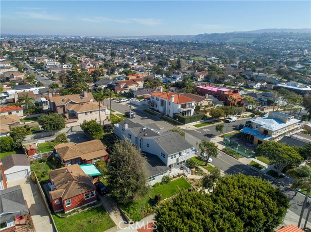 1028 Ynez Avenue, Redondo Beach, California 90277, 4 Bedrooms Bedrooms, ,2 BathroomsBathrooms,Residential,Sold,Ynez,SB17031296