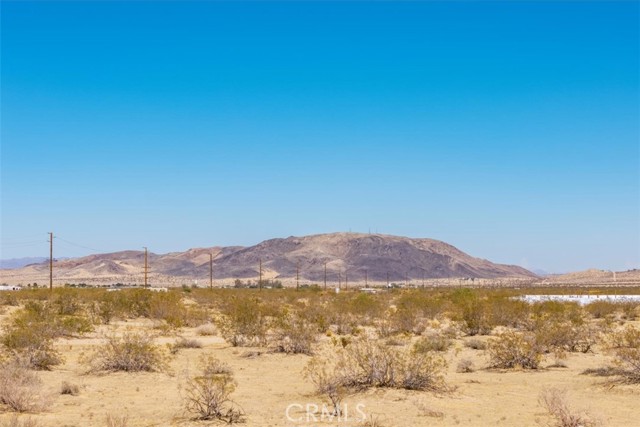 5888 La Ferney Avenue, Joshua Tree CA: https://media.crmls.org/medias/08fe19fc-0501-4e14-9a1a-39352ca16877.jpg