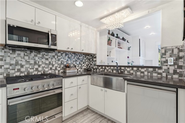 Detail Gallery Image 26 of 55 For 22350 Heritage Pass, Chatsworth,  CA 91311 - 2 Beds | 2/1 Baths