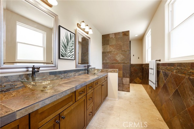 317 Sunrise Terrace, Arroyo Grande CA: https://media.crmls.org/medias/08feb7d0-45a5-4a48-8b5f-720f15fd7ea6.jpg
