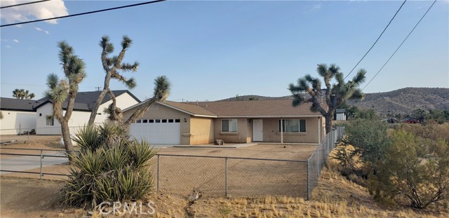 Detail Gallery Image 2 of 59 For 57765 Pueblo Trl, Yucca Valley,  CA 92284 - 3 Beds | 2 Baths