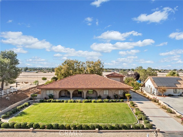 Detail Gallery Image 2 of 42 For 18940 Appaloosa Rd, Apple Valley,  CA 92308 - 4 Beds | 3 Baths