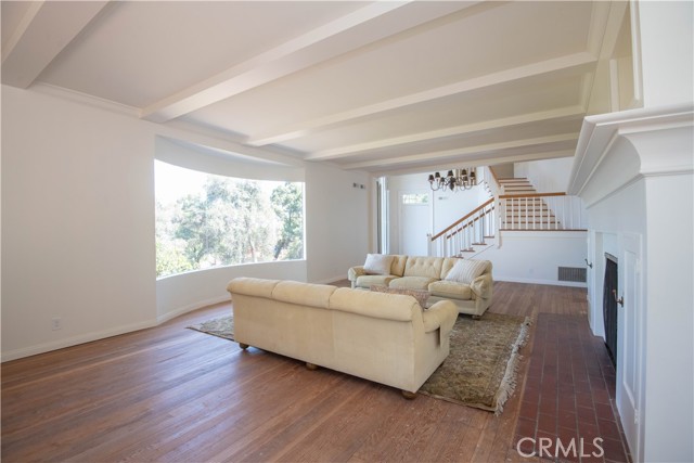 2475 Sunset Drive, Riverside CA: https://media.crmls.org/medias/08ff2ff5-e602-43e1-8e1c-79aa6b8a6600.jpg