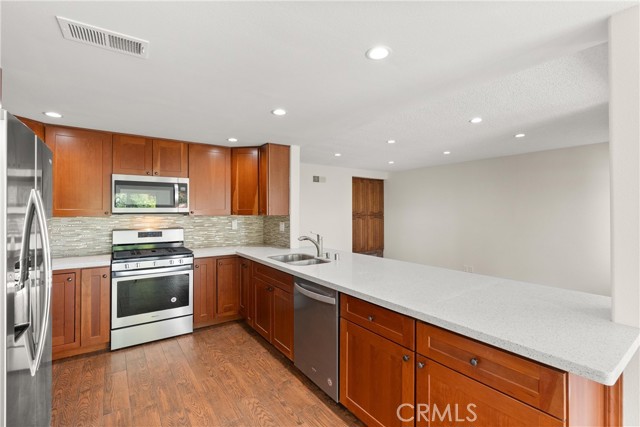 Detail Gallery Image 18 of 37 For 30 Entrada, Irvine,  CA 92620 - 4 Beds | 2/1 Baths