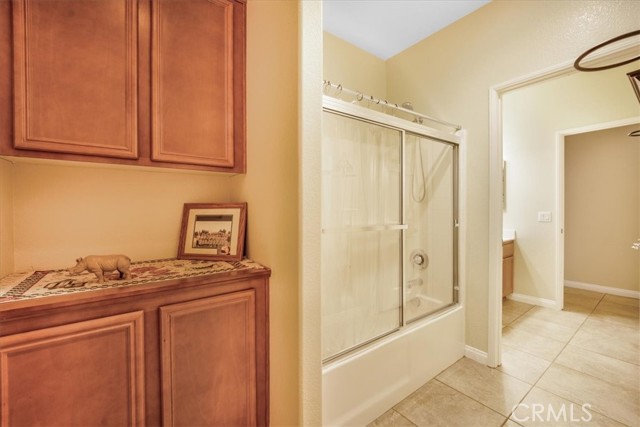 19247 Mountain Shadow Lane, Perris CA: https://media.crmls.org/medias/0900437a-eee4-411a-9629-caaecbb29a74.jpg