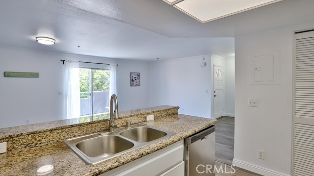 Detail Gallery Image 18 of 46 For 12591 Westminster Ave #210,  Garden Grove,  CA 92843 - 2 Beds | 2 Baths