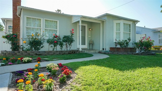 Detail Gallery Image 1 of 36 For 235 S Mariposa St, Burbank,  CA 91506 - 2 Beds | 1 Baths