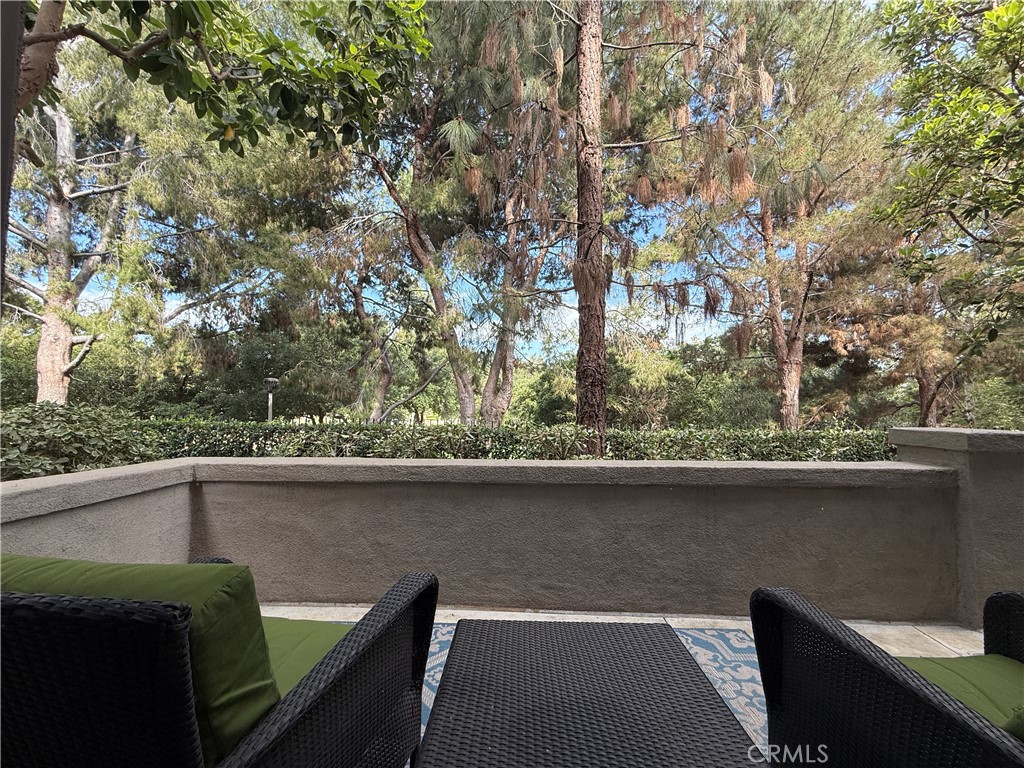 https://media.crmls.org/medias/09037e5e-fa78-4f0d-b782-a91861174a66.jpg?preset=X-Large