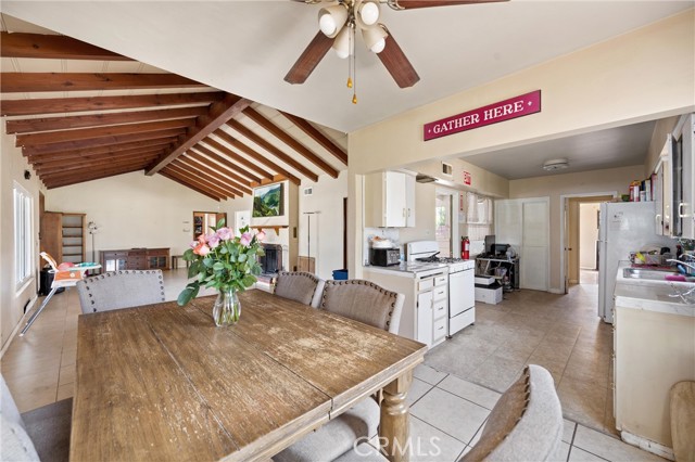Detail Gallery Image 10 of 38 For 1122 Wellwood Ave, Beaumont,  CA 92223 - 4 Beds | 2 Baths