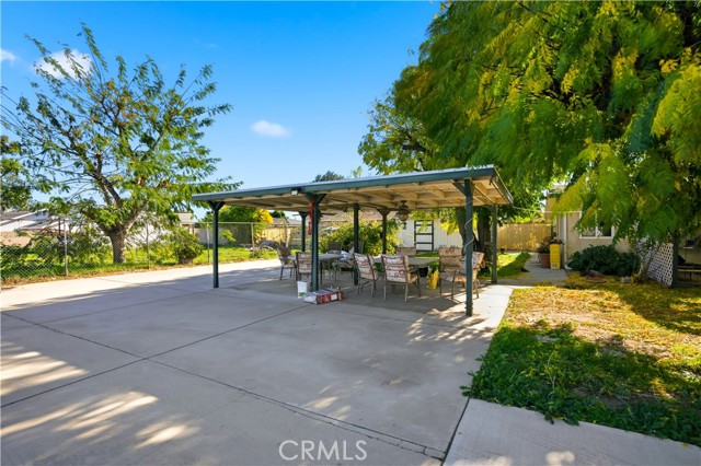 Detail Gallery Image 11 of 14 For 10573 Larch, Bloomington,  CA 92316 - 5 Beds | 2 Baths