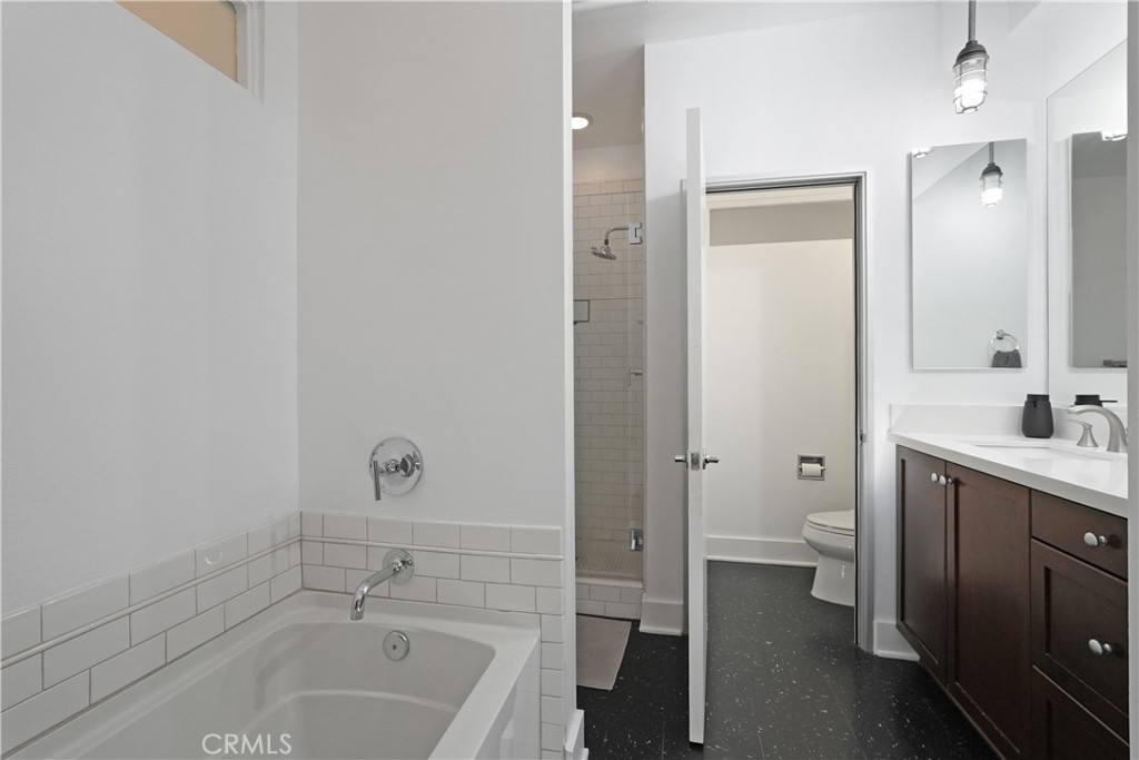 09056f84 5f6f 4121 A19a Dafb210de4c9