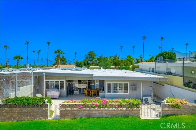 Detail Gallery Image 4 of 42 For 46125 Burroweed Ln., Palm Desert,  CA 92260 - 2 Beds | 2/1 Baths