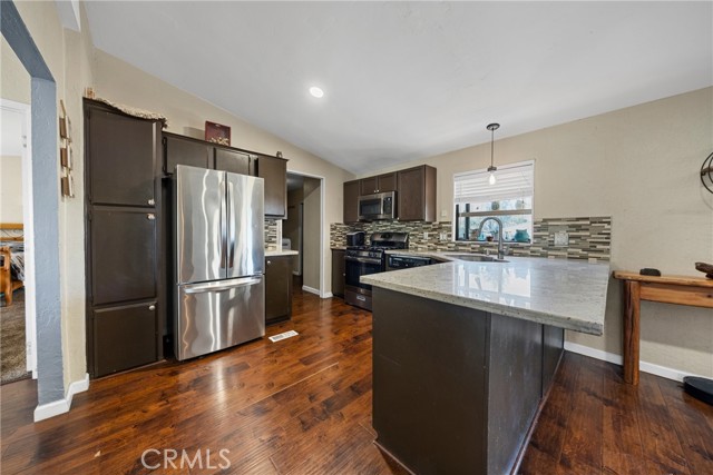 Detail Gallery Image 8 of 42 For 34437 Tree Ln, Wildomar,  CA 92595 - 3 Beds | 2/1 Baths