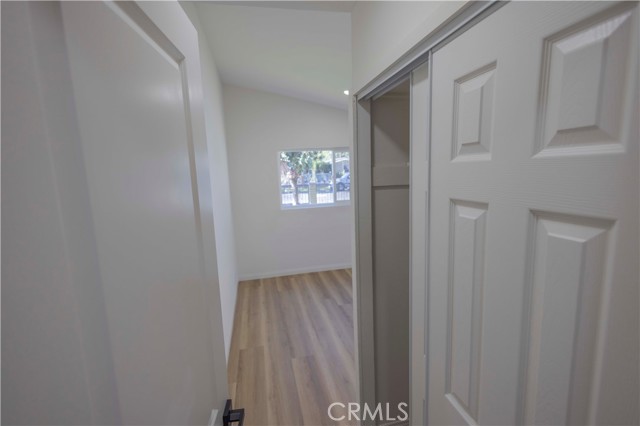 2122 W 10th Street, Santa Ana CA: https://media.crmls.org/medias/09061cbf-5271-4b4b-b08f-d8ca8474e861.jpg