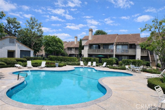 Image 21 of 39 For 10520 Lakeside  L