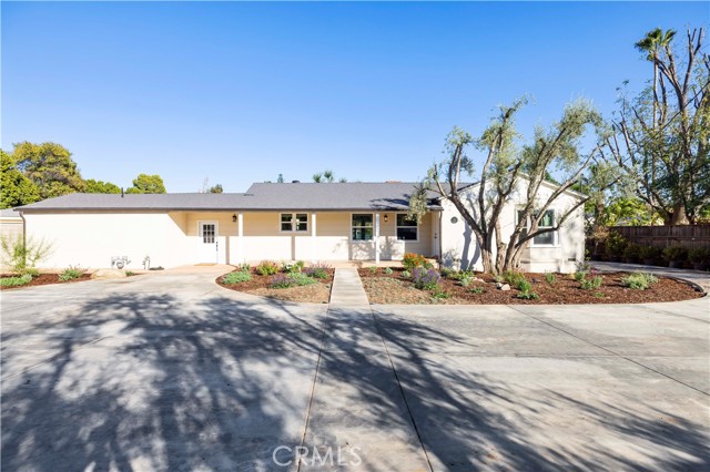 Detail Gallery Image 2 of 42 For 9816 Burnet, North Hills,  CA 91343 - 3 Beds | 2 Baths