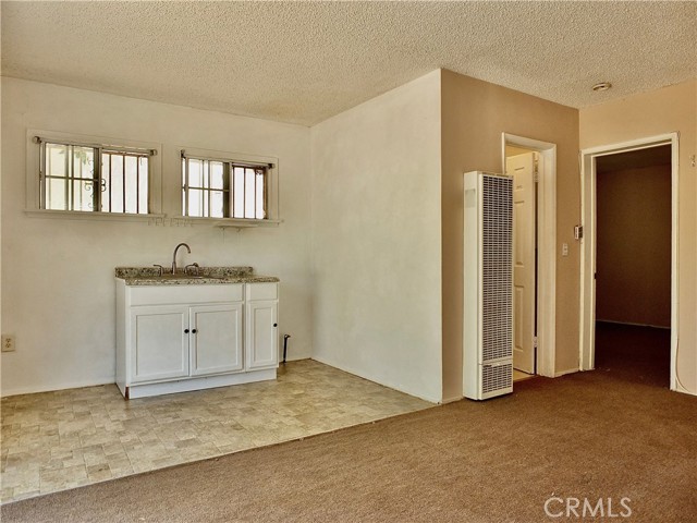 Detail Gallery Image 3 of 12 For 3743 W 132nd #REAR,  Hawthorne,  CA 90250 - 1 Beds | 1 Baths