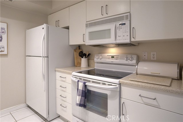 Image 10 of 37 For 1421 Sunrise Way 34