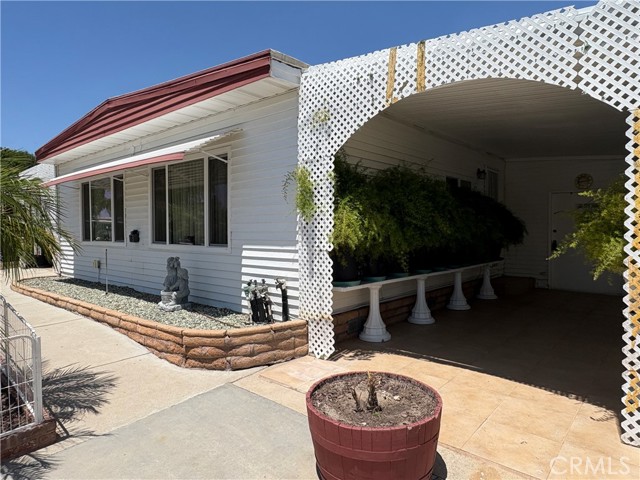 21100 State Street, San Jacinto CA: https://media.crmls.org/medias/09094724-5b21-4afd-a6eb-94aa317ca085.jpg