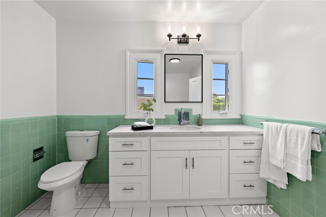 609 N Oakhurst Drive, Beverly Hills CA: https://media.crmls.org/medias/09096588-4758-4b90-b36d-19e63febbfc3.jpg
