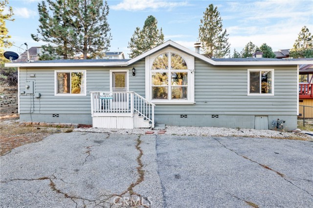 Detail Gallery Image 2 of 21 For 217 Greenspot Bld, Big Bear City,  CA 92314 - 3 Beds | 2 Baths
